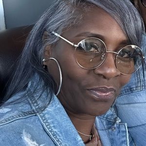 Meet your Posher, Joanne